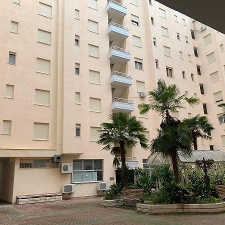 Tony Apartment Vlorë Buitenkant foto