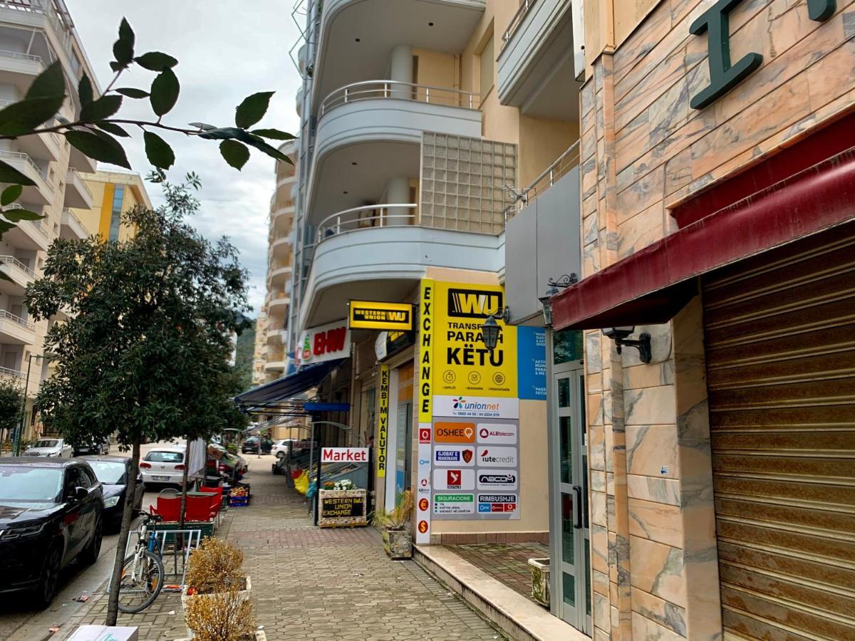 Tony Apartment Vlorë Buitenkant foto