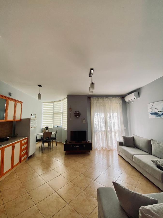 Tony Apartment Vlorë Buitenkant foto