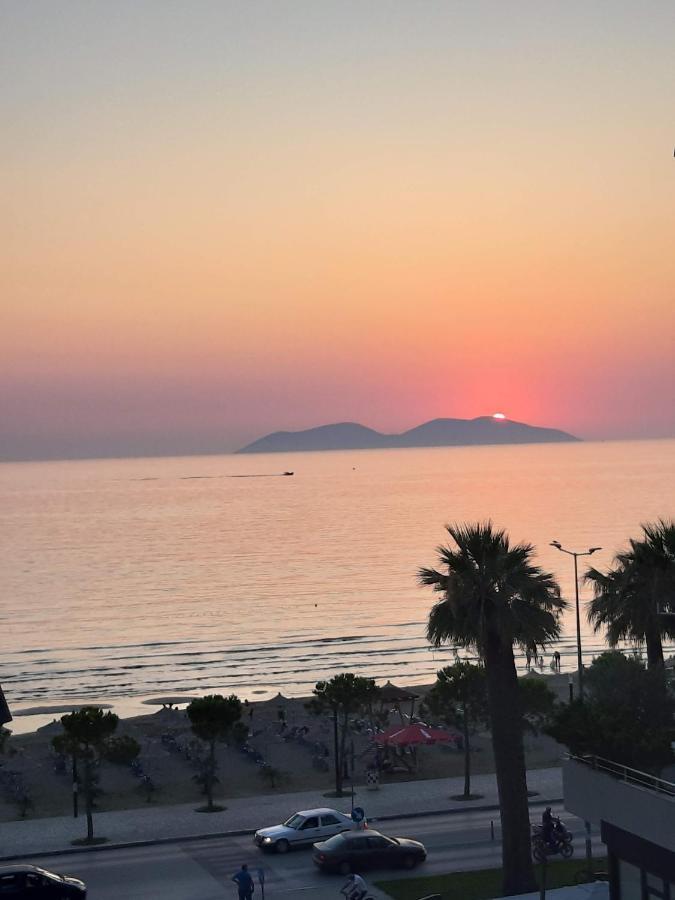 Tony Apartment Vlorë Buitenkant foto