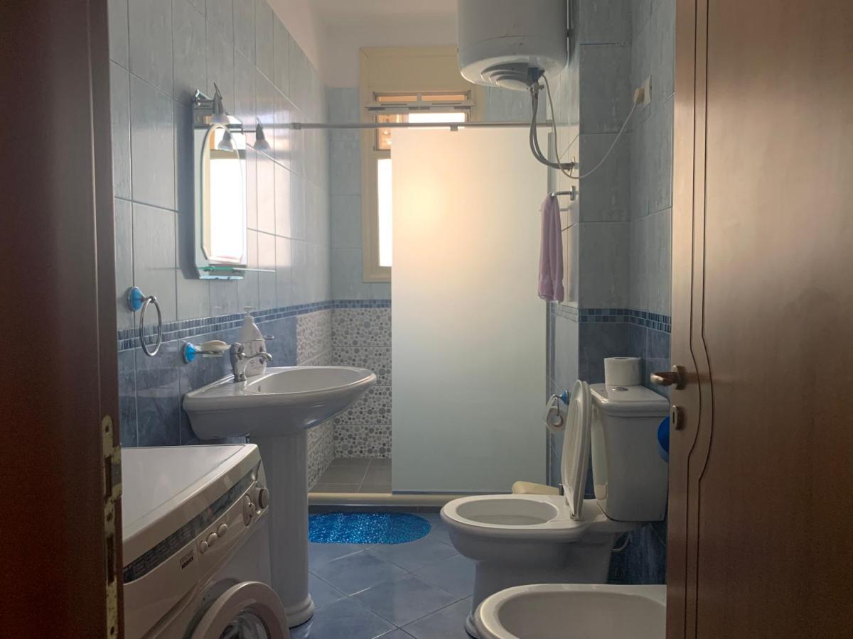Tony Apartment Vlorë Buitenkant foto