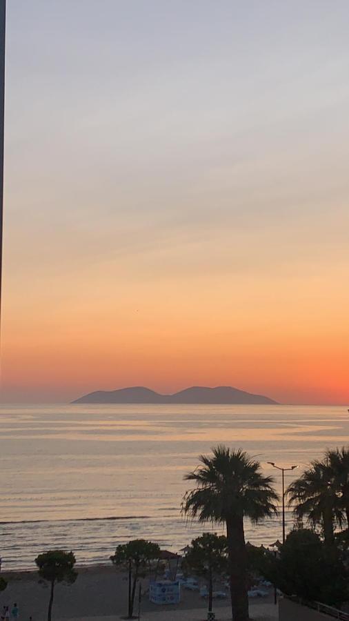 Tony Apartment Vlorë Buitenkant foto